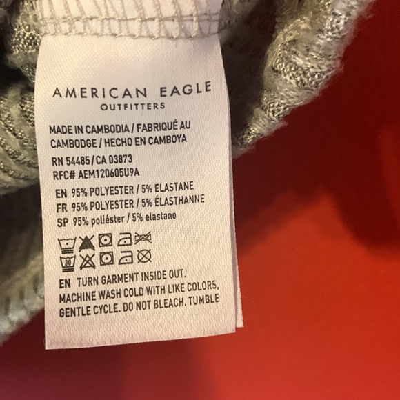 American Eagle Super Soft Grey Cropped Tank - Picture 4 of 5